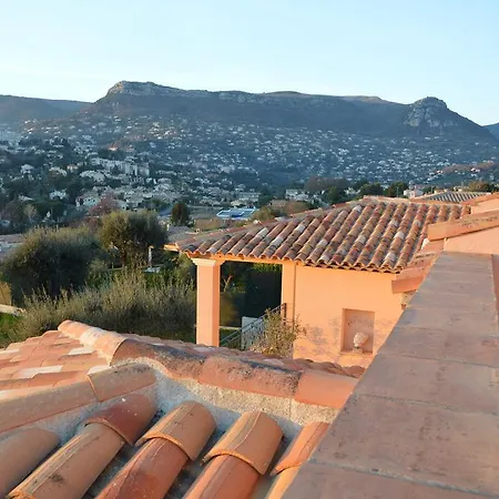 Holiday home A L'ombre Des Oliviers