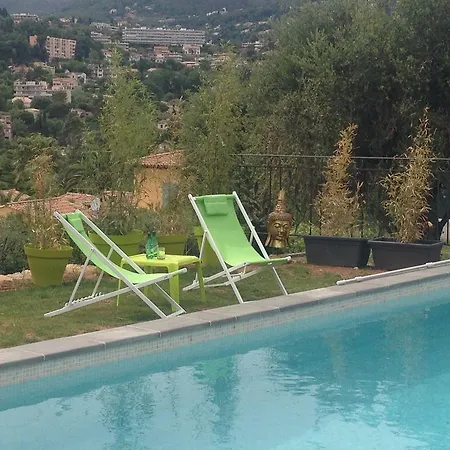 A L'ombre Des Oliviers *