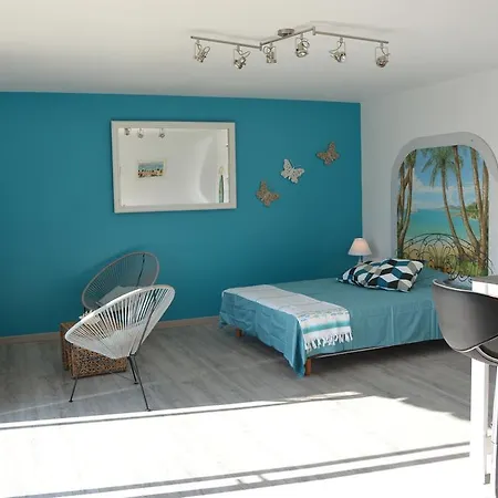 A L'ombre Des Oliviers Holiday home *