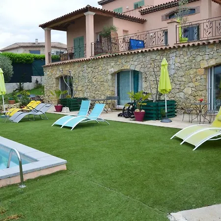 Holiday home A L'ombre Des Oliviers